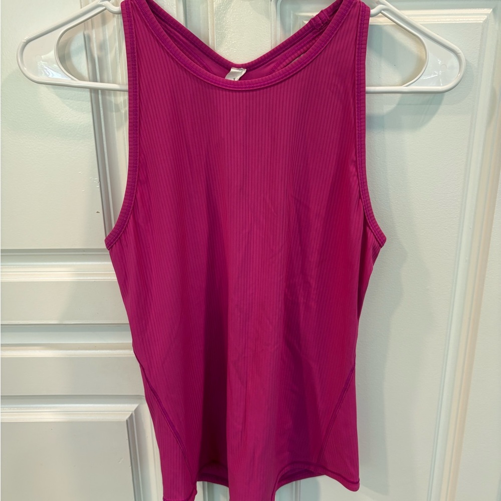 Women’s 4 Lululemon swiftly tech razor back ribbed tank